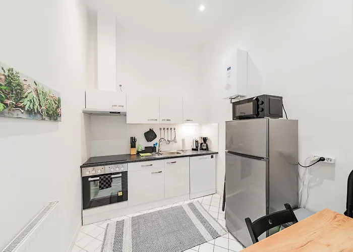 Апартаменти 3 Bedrooms - 72sqm - 15 Min. Center *