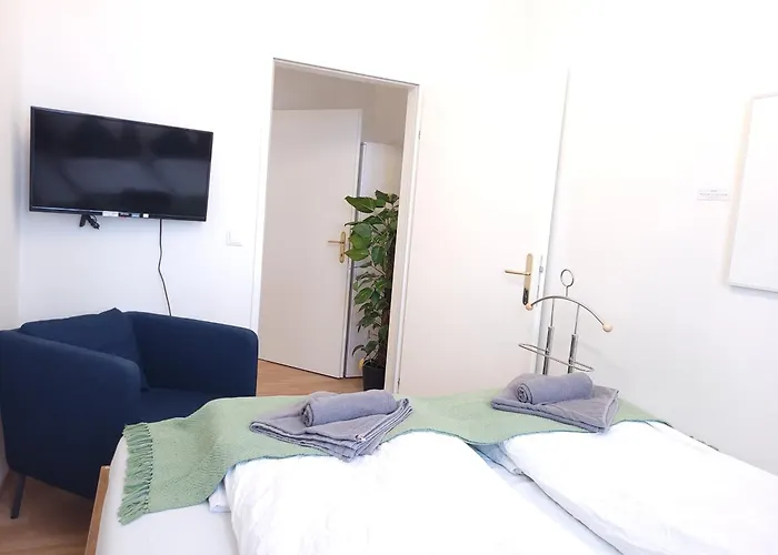Апартаменти 3 Bedrooms - 72sqm - 15 Min. Center *